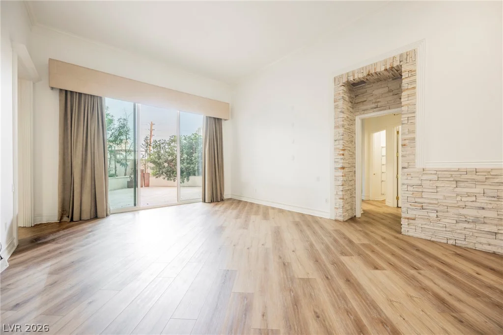 2747 Paradise, Las Vegas, NV 89109