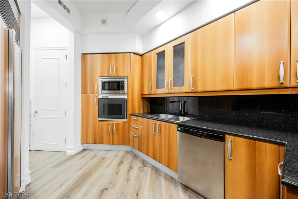 2747 Paradise, Las Vegas, NV 89109