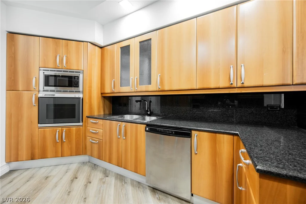 2747 Paradise, Las Vegas, NV 89109