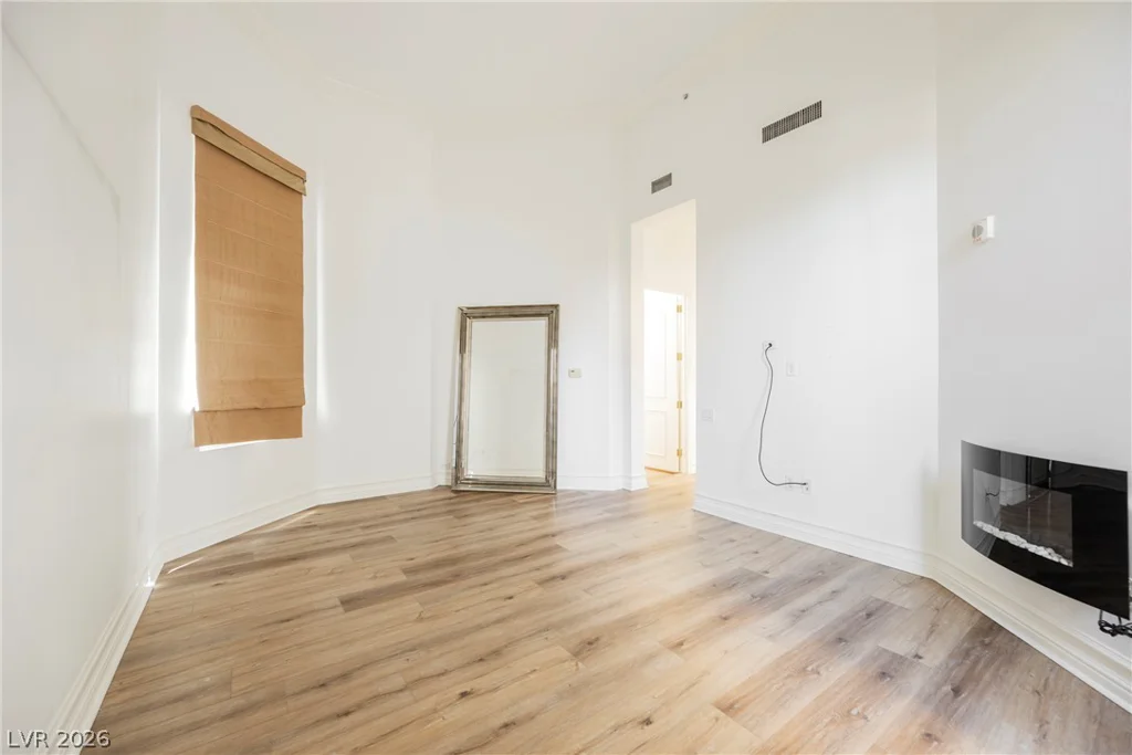 2747 Paradise, Las Vegas, NV 89109