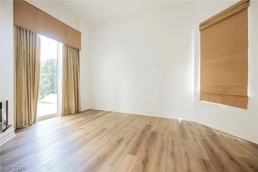 2747 Paradise, Las Vegas, NV 89109