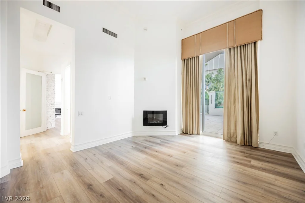 2747 Paradise, Las Vegas, NV 89109