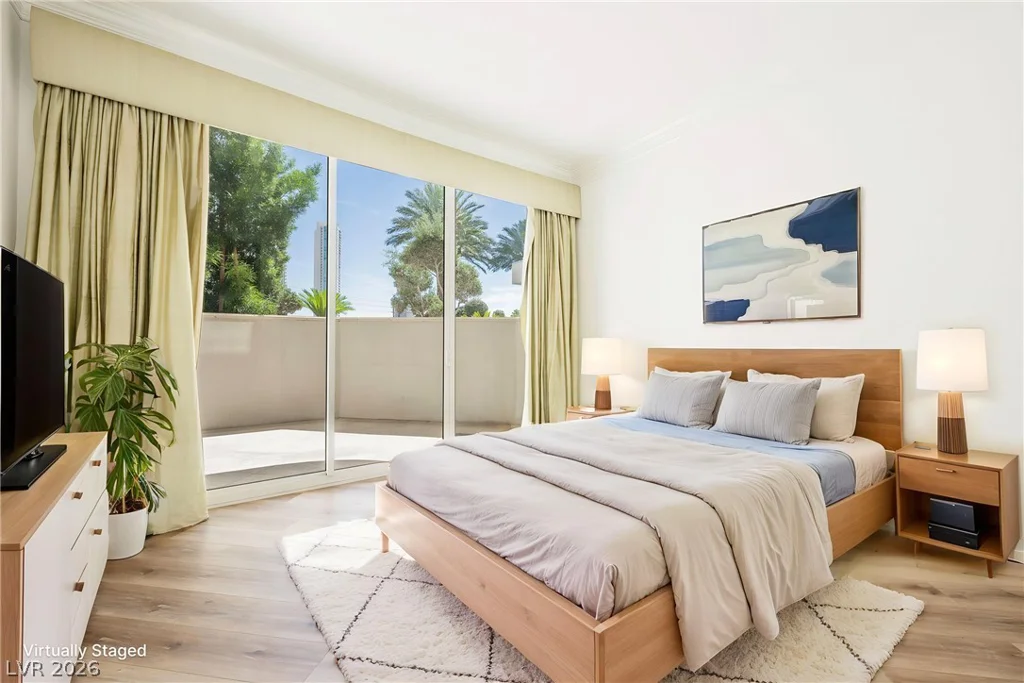 2747 Paradise, Las Vegas, NV 89109