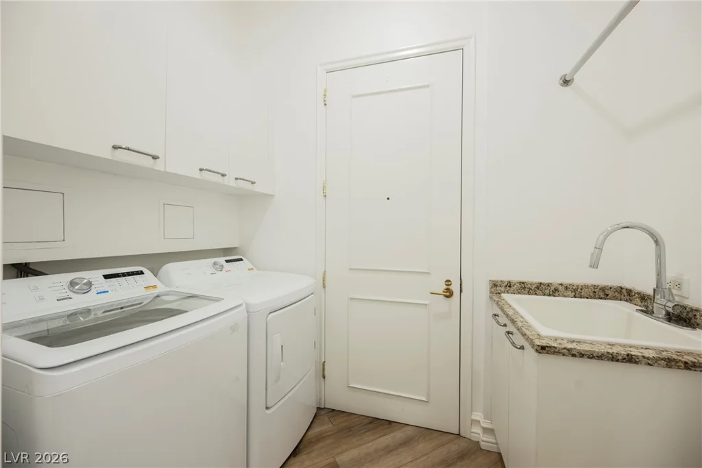 2747 Paradise, Las Vegas, NV 89109