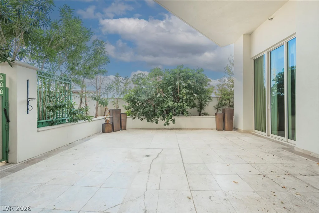 2747 Paradise, Las Vegas, NV 89109