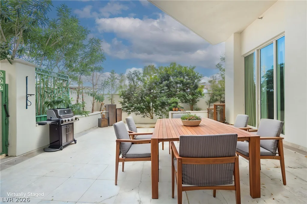 2747 Paradise, Las Vegas, NV 89109