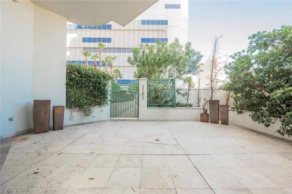 2747 Paradise, Las Vegas, NV 89109