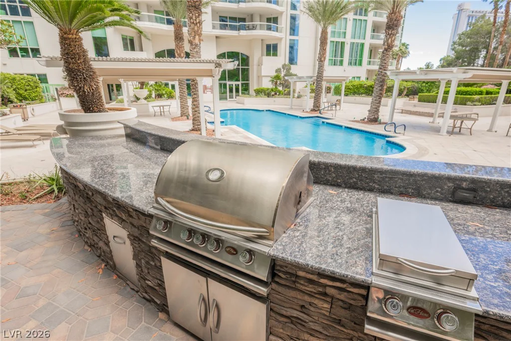 2747 Paradise, Las Vegas, NV 89109