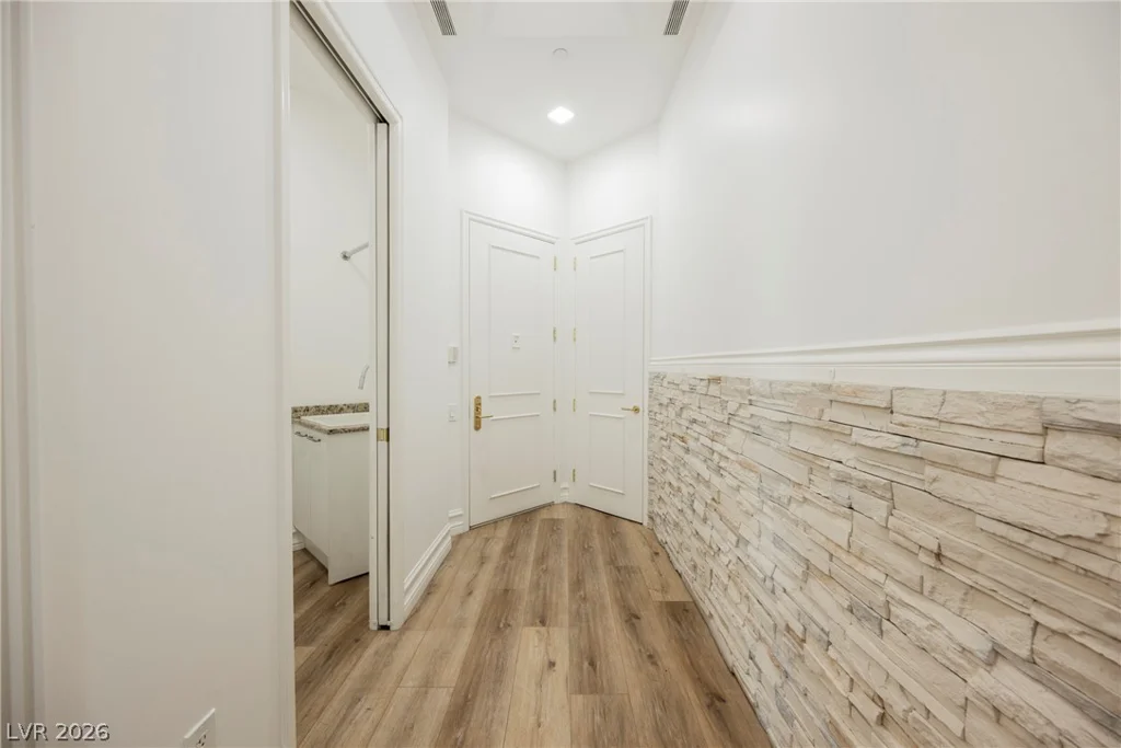 2747 Paradise, Las Vegas, NV 89109