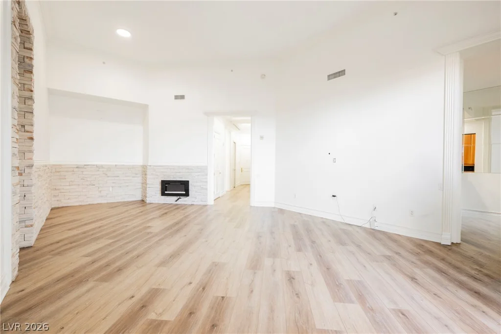 2747 Paradise, Las Vegas, NV 89109