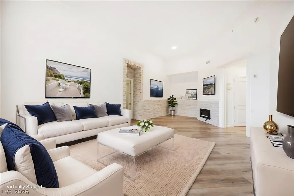 2747 Paradise, Las Vegas, NV 89109