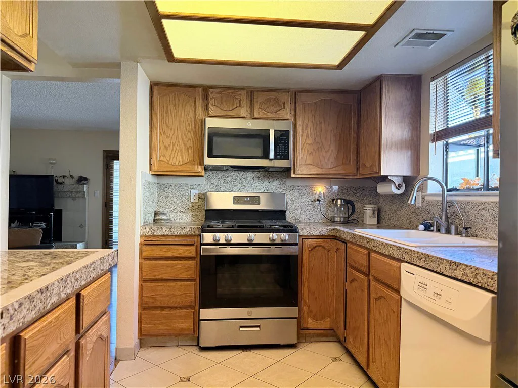 5724 Viking, Las Vegas, NV 89103