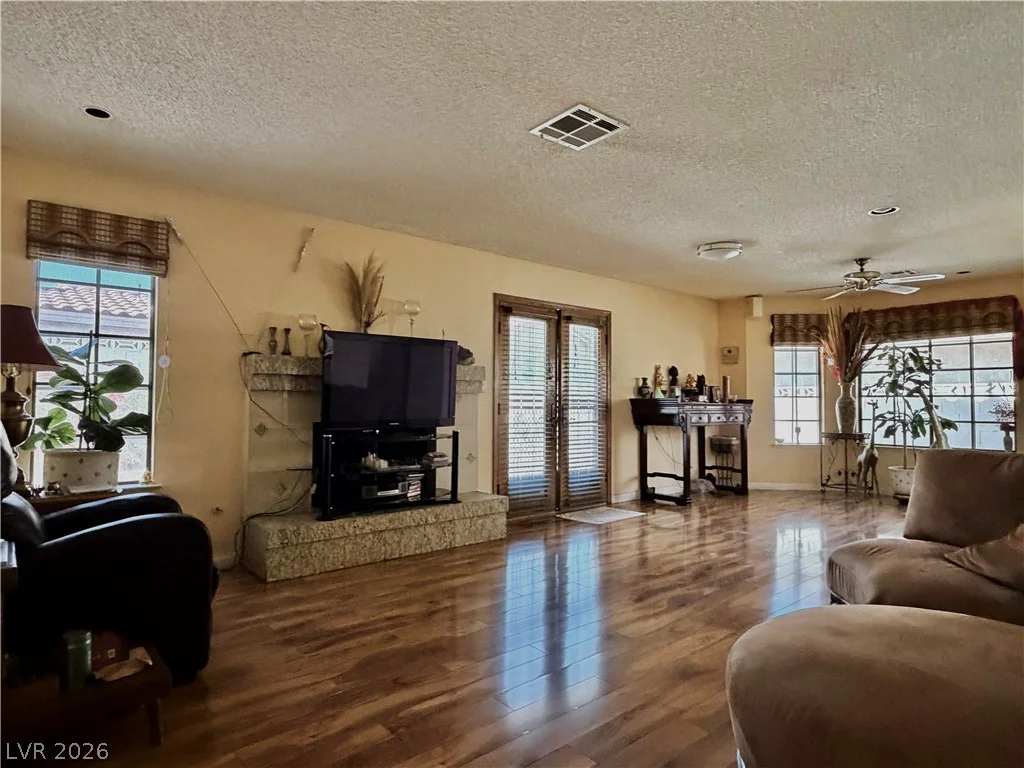 5724 Viking, Las Vegas, NV 89103