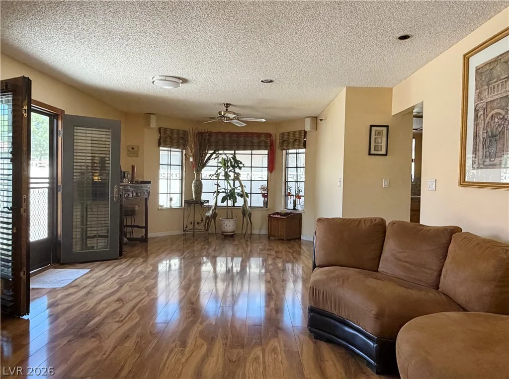 5724 Viking, Las Vegas, NV 89103