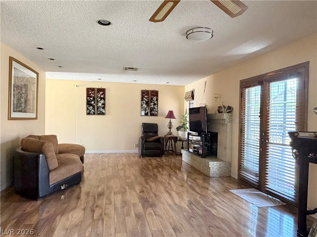 5724 Viking, Las Vegas, NV 89103