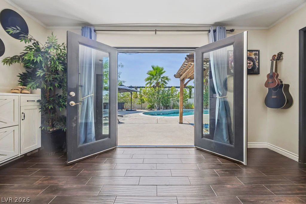 8715 Hammer, Las Vegas, NV 89149