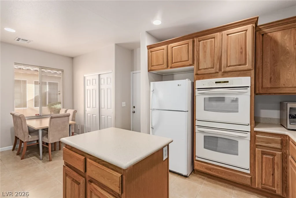 8692 Blakely, Las Vegas, NV 89148