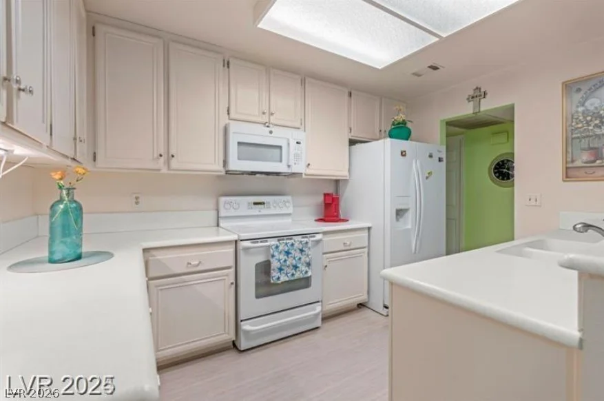 3255 Liahona, Las Vegas, NV 89121