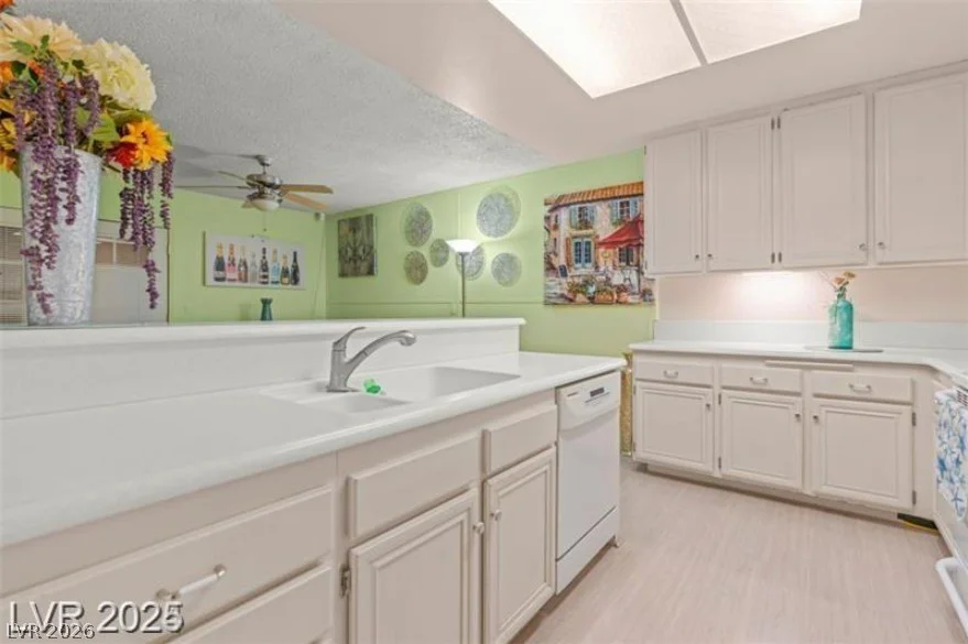 3255 Liahona, Las Vegas, NV 89121