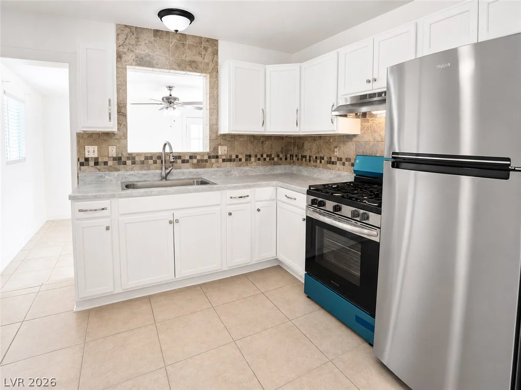 2870 Sandhill, Las Vegas, NV 89121