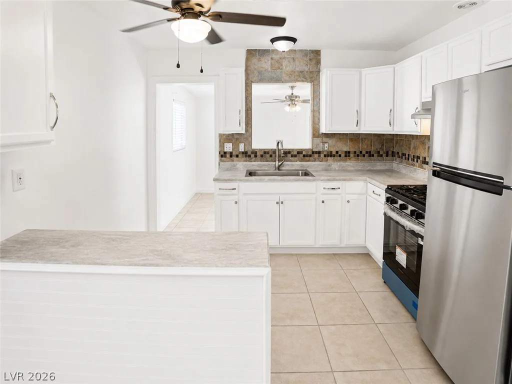 2870 Sandhill, Las Vegas, NV 89121