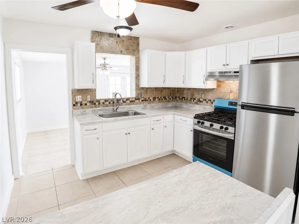 2870 Sandhill, Las Vegas, NV 89121