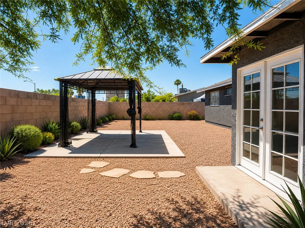 2870 Sandhill, Las Vegas, NV 89121