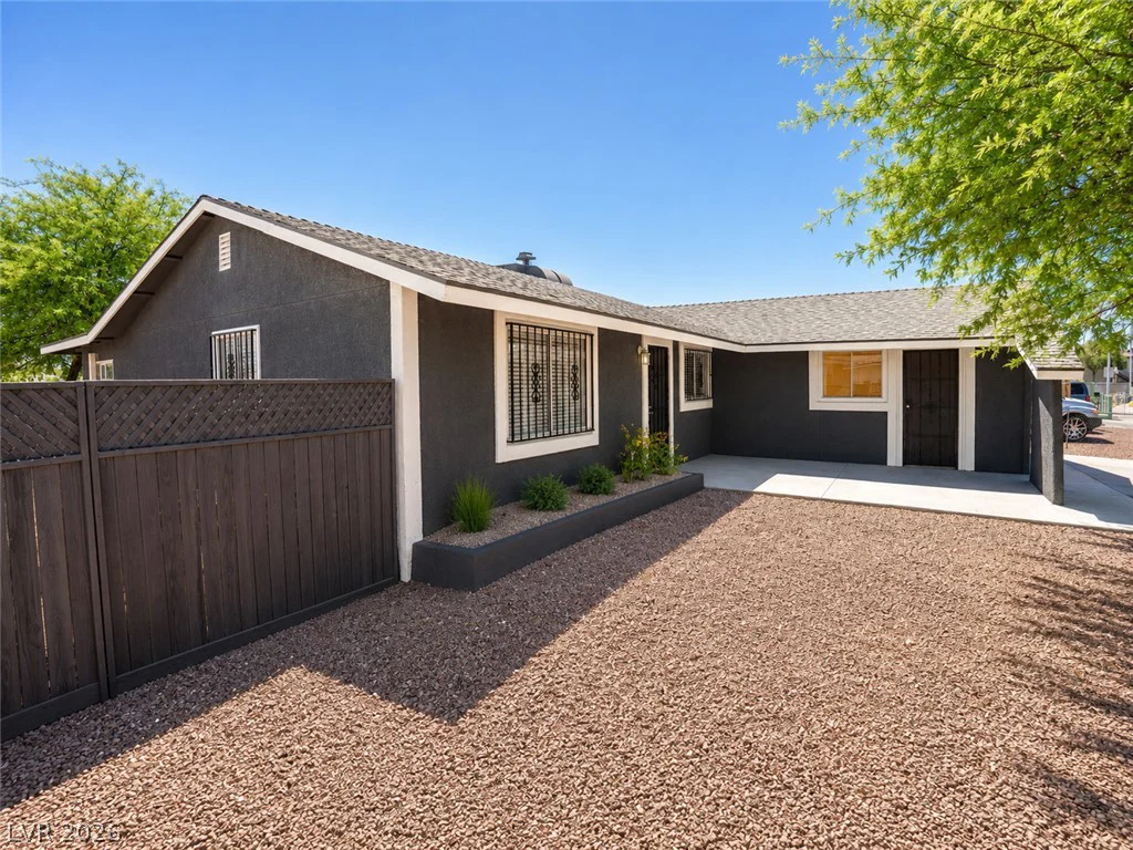 2870 Sandhill, Las Vegas, NV 89121