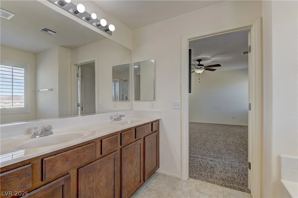 952 Crescent Falls, Henderson, NV 89011