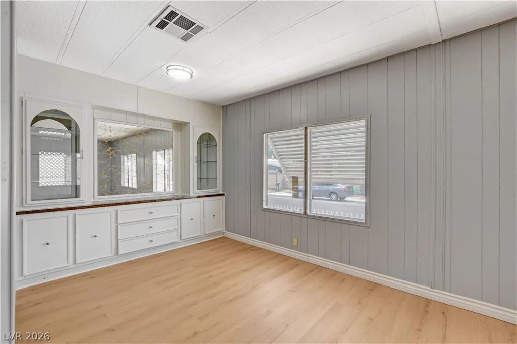 3430 Isle Royale, Las Vegas, NV 89122