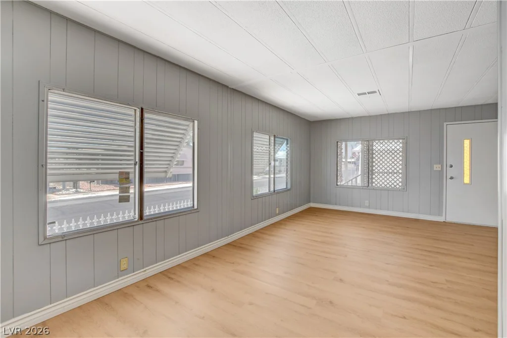 3430 Isle Royale, Las Vegas, NV 89122