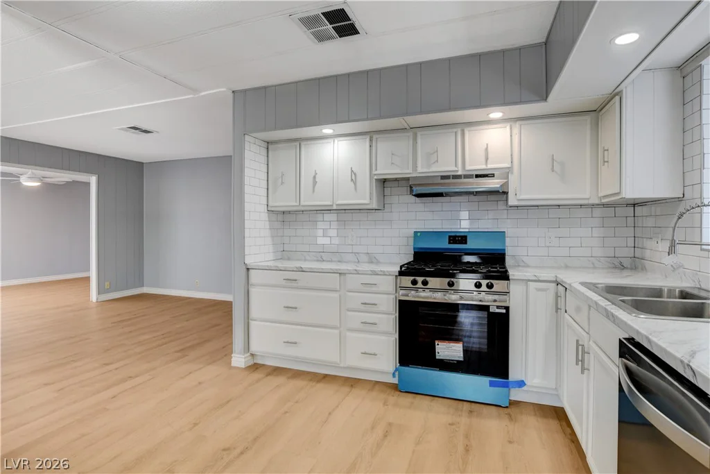 3430 Isle Royale, Las Vegas, NV 89122