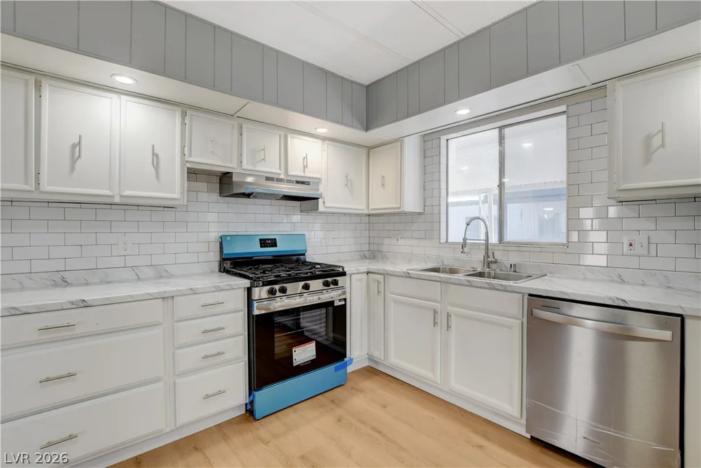 3430 Isle Royale, Las Vegas, NV 89122