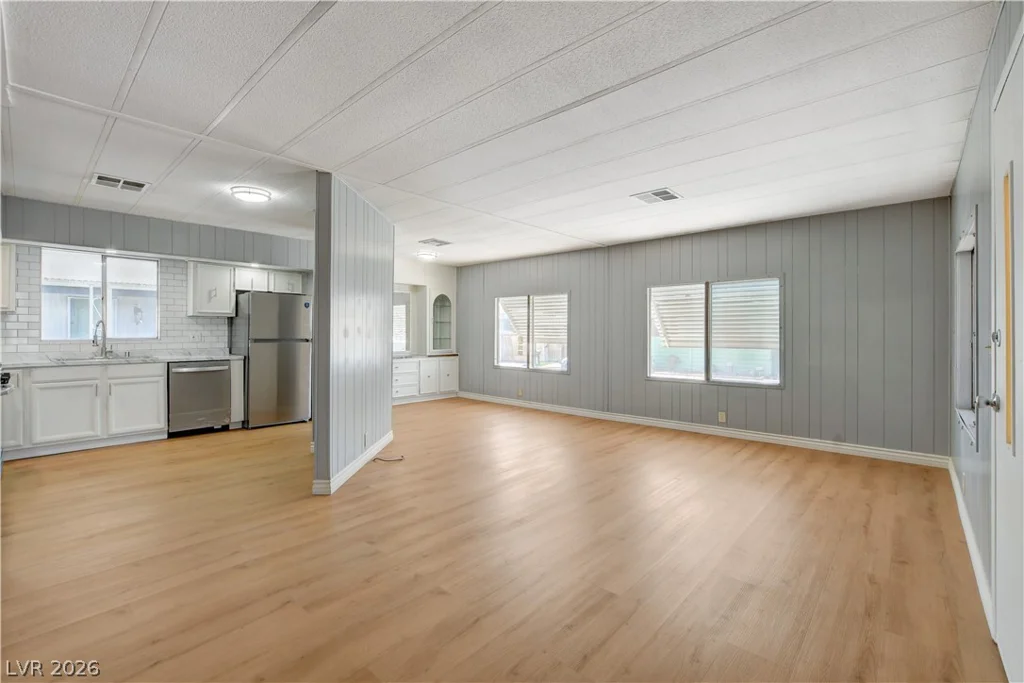 3430 Isle Royale, Las Vegas, NV 89122