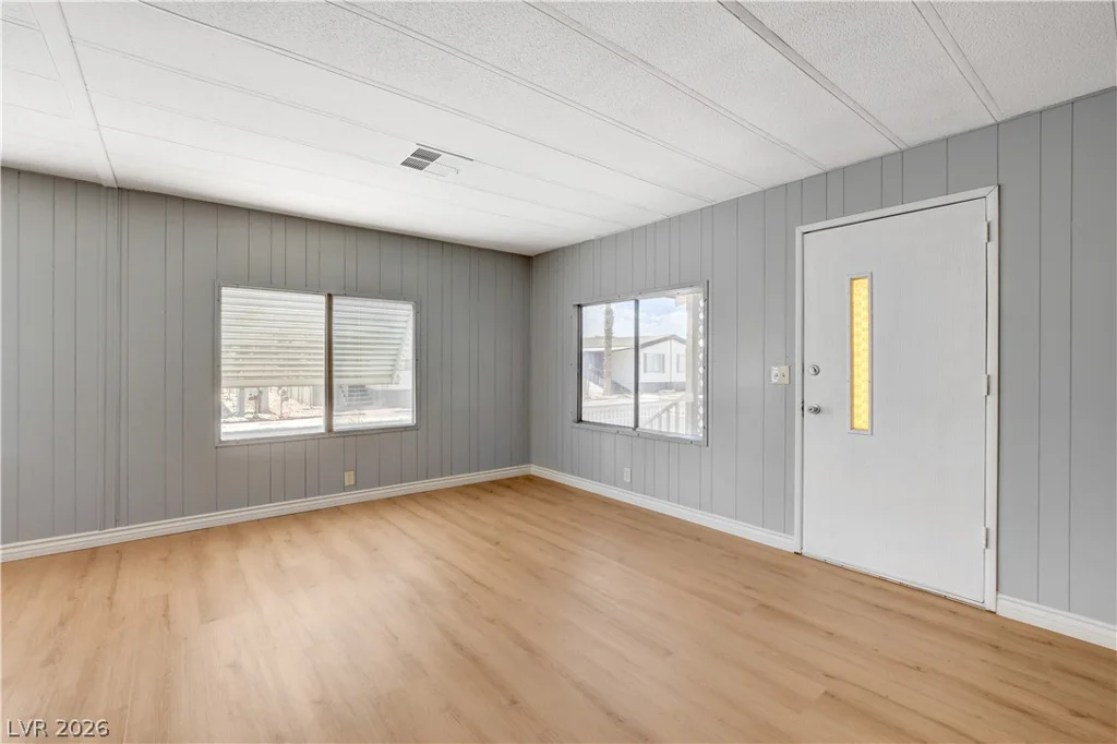 3430 Isle Royale, Las Vegas, NV 89122