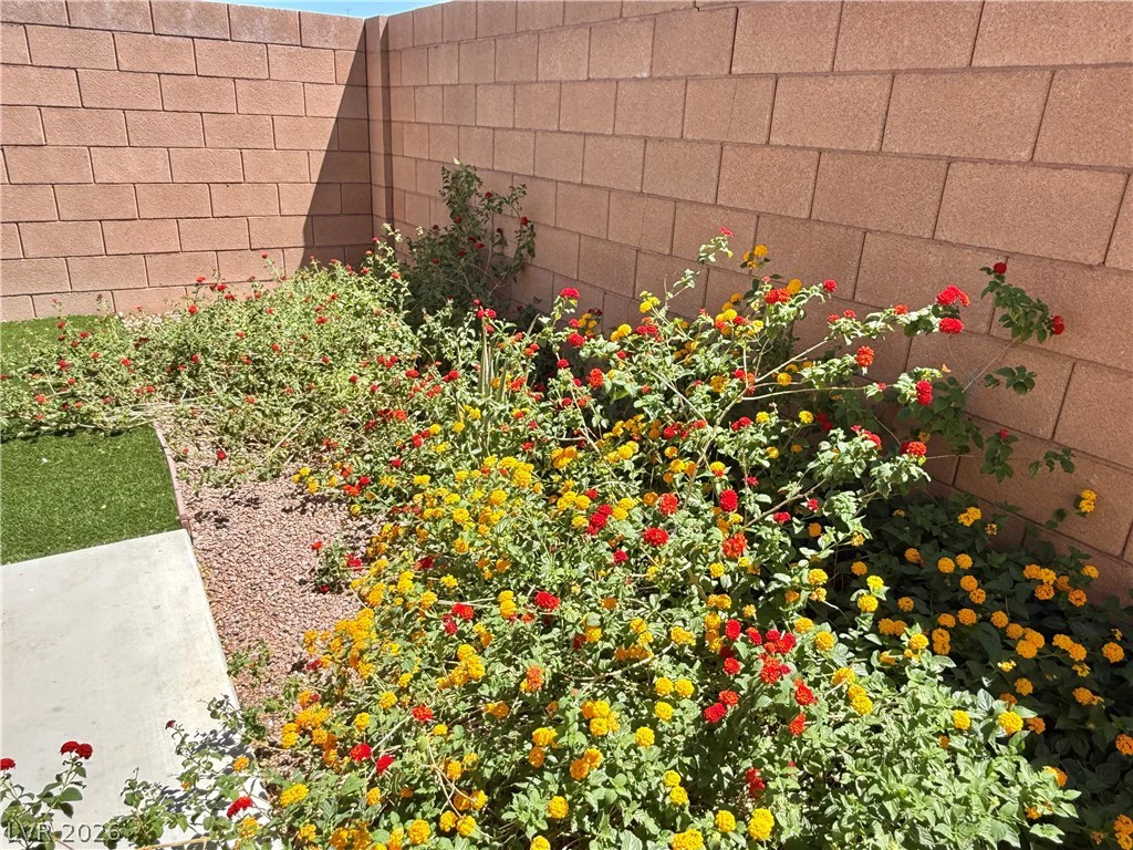5878 Iris Vineyards, Las Vegas, NV 89141
