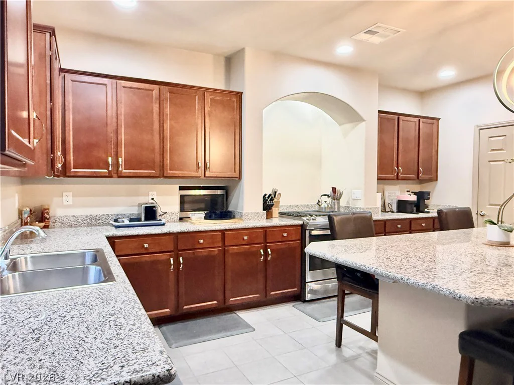 5878 Iris Vineyards, Las Vegas, NV 89141
