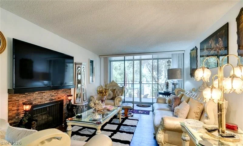 730 Royal Crest, Las Vegas, NV 89169