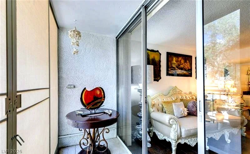730 Royal Crest, Las Vegas, NV 89169