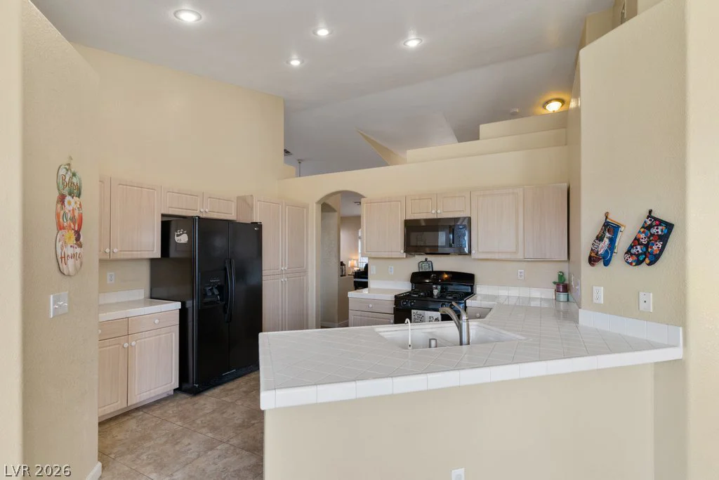1076 Coral Desert, Las Vegas, NV 89123