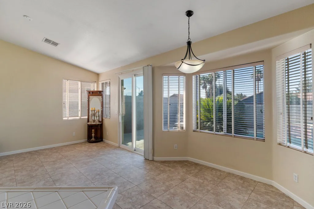 1076 Coral Desert, Las Vegas, NV 89123