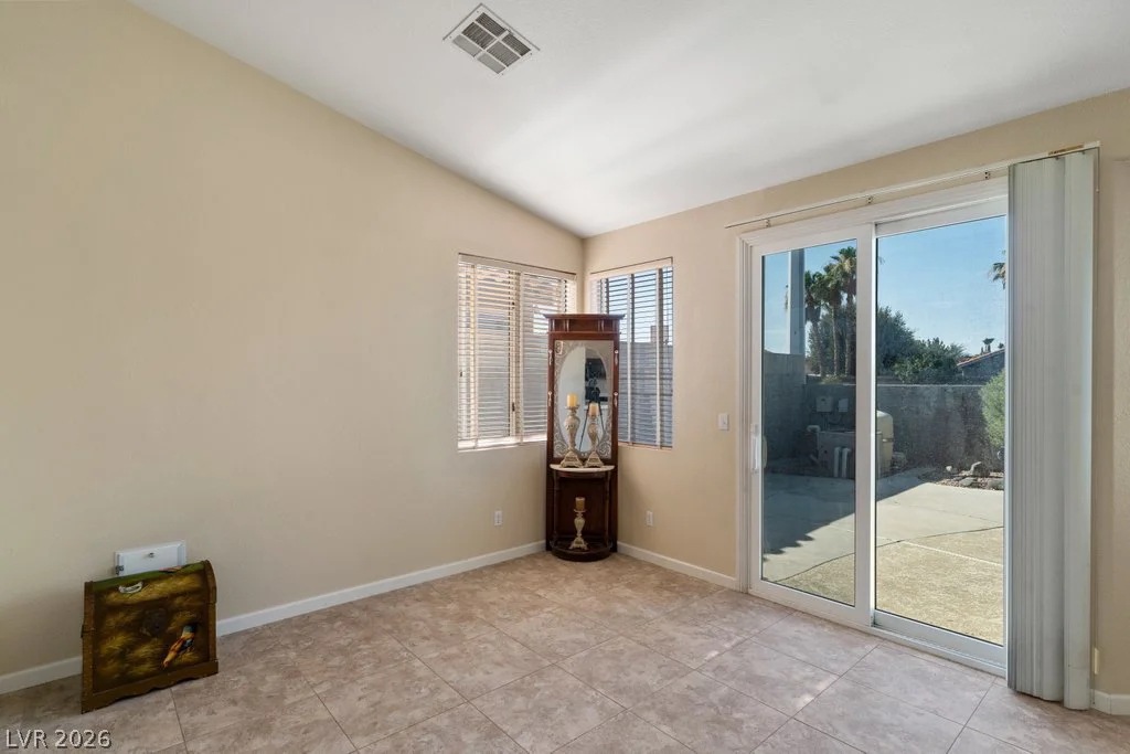 1076 Coral Desert, Las Vegas, NV 89123