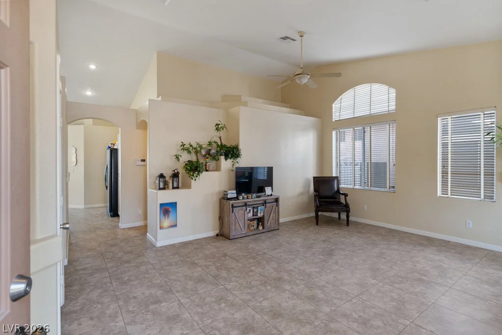 1076 Coral Desert, Las Vegas, NV 89123