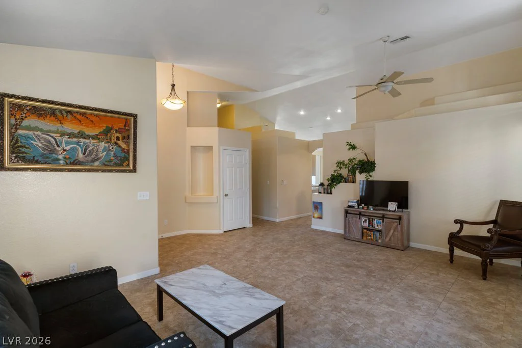 1076 Coral Desert, Las Vegas, NV 89123