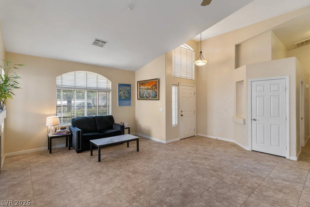 1076 Coral Desert, Las Vegas, NV 89123