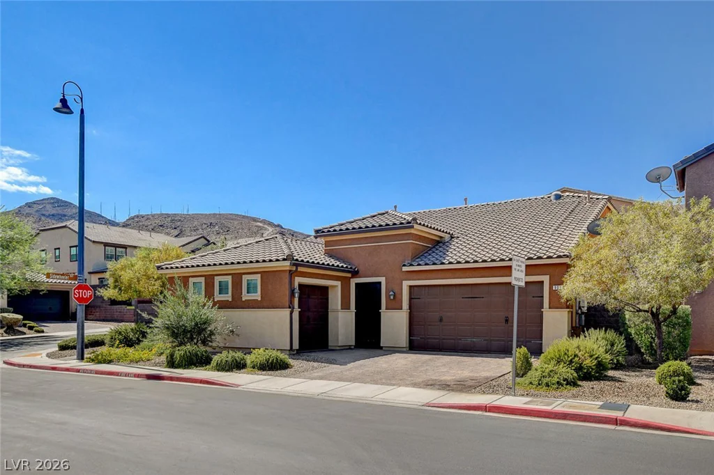 901 Gatesbridge, Henderson, NV 89012