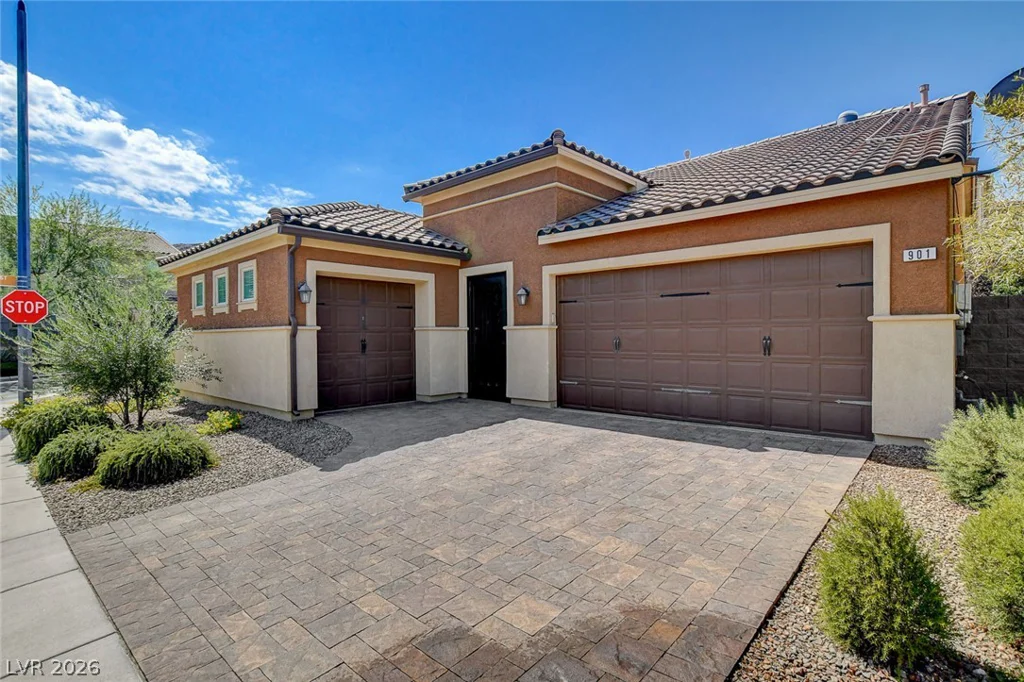 901 Gatesbridge, Henderson, NV 89012