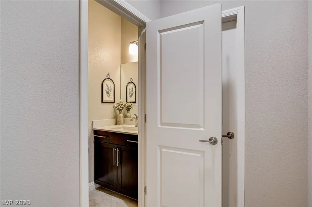 901 Gatesbridge, Henderson, NV 89012
