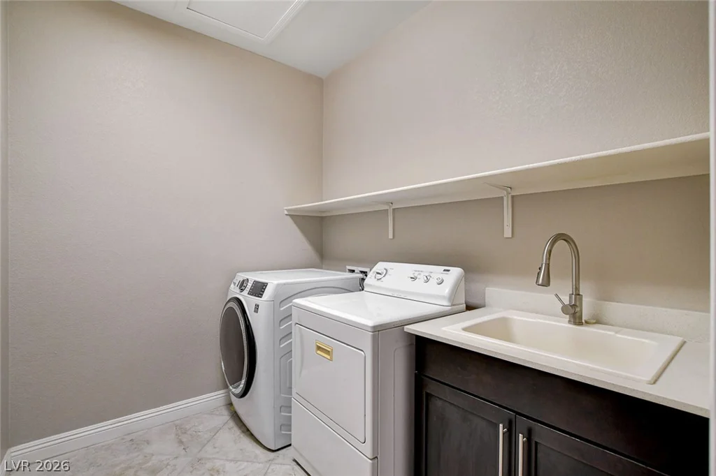 901 Gatesbridge, Henderson, NV 89012