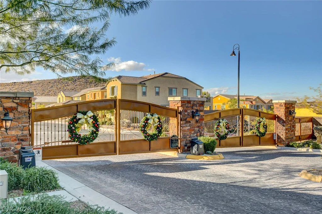901 Gatesbridge, Henderson, NV 89012